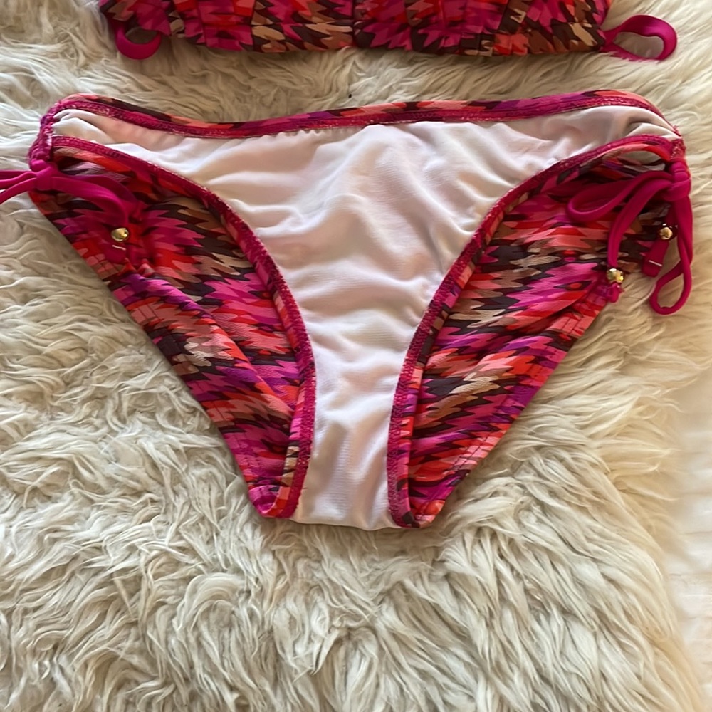 Bikini - Picture 5 of 7